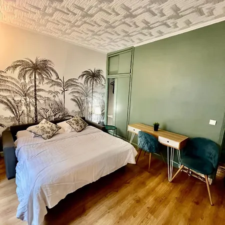 Cosy Studio - Champs-elysees Апартаменты *